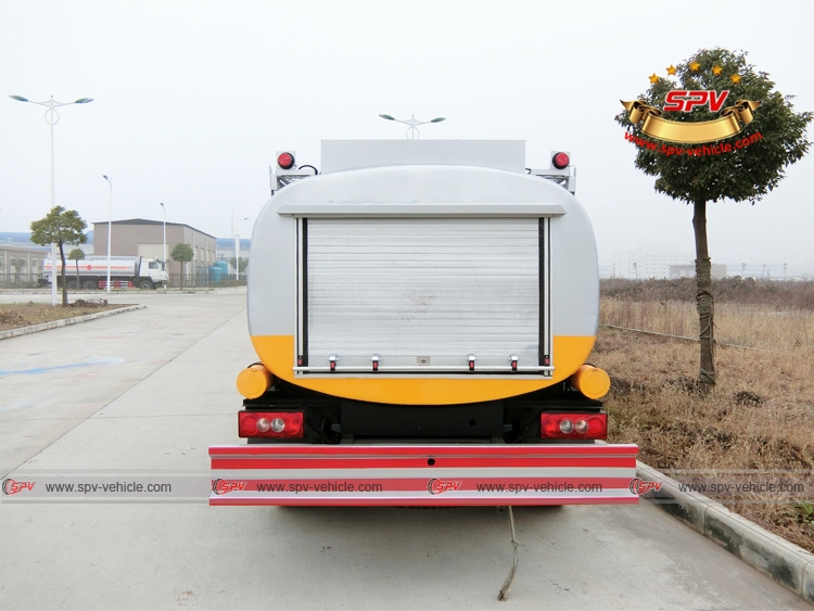 Rear Side View of Stainless Steel Fuel Tanker JMC